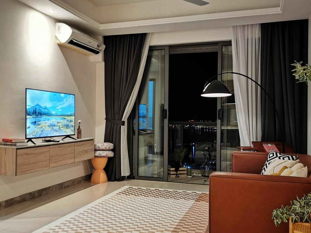 Yussy 2 Bedroom Sea View Condo At R&F Princess Cove Johor Bahru Exterior foto